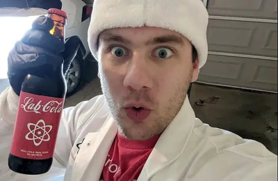 Zach Armstrong, el científico que dice haber clonado la fórmula de la Coca-Cola