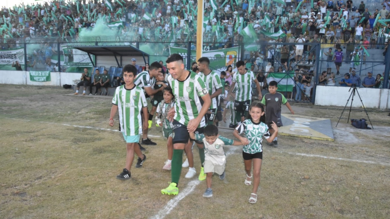 Gustavo Carballo: "Defensores ganó bien la región y ahora vamos por el ascenso"