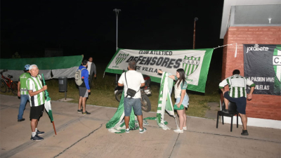 Puerto Vilelas se tiñó de verde para despedir a Defensores
