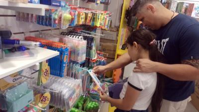 A días del timbre inicial, repunta la venta de útiles escolares en Resistencia