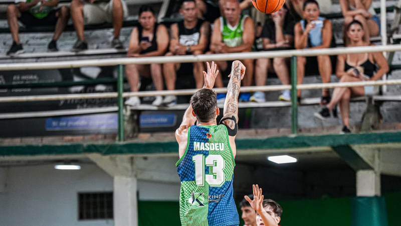 El "Bólido Verde" aceleró en el final y venció a Don Bosco