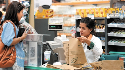 Los trabajadores de comercio recibirán un incremento del 5% en tres tramos