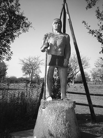 Estatua Cacique Leoncito.jpg