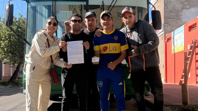 Un club de Los Frentones celebra la compra de un colectivo