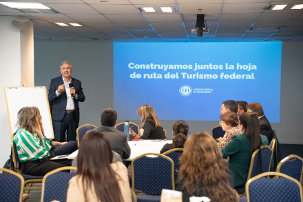 Formosa participó en jornada del CFI para fortalecer una agenda federal del turismo 2.jpg