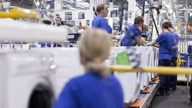 Electrolux cierra producción de heladeras en Rosario