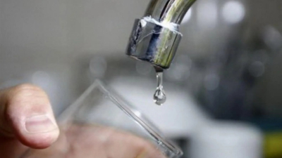 Vecinos de Puerto Tirol están sin agua y piden una solución