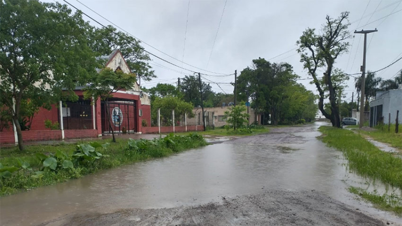 Denuncian abandono en el barrio UCAL: "Con 30 milímetros ya nos inundamos"
