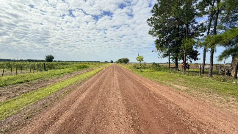 Nuevo ripio en Colonia Los Paraguayos para mejorar conectividad y producción