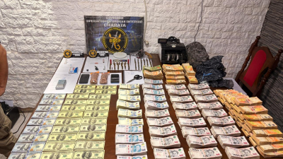 Golpe al narcotráfico: secuestran cocaína, millones de pesos, armas y dólares falsos