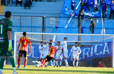Sarmiento fue goleado en el estreno de Raúl Valdez y quedó último
