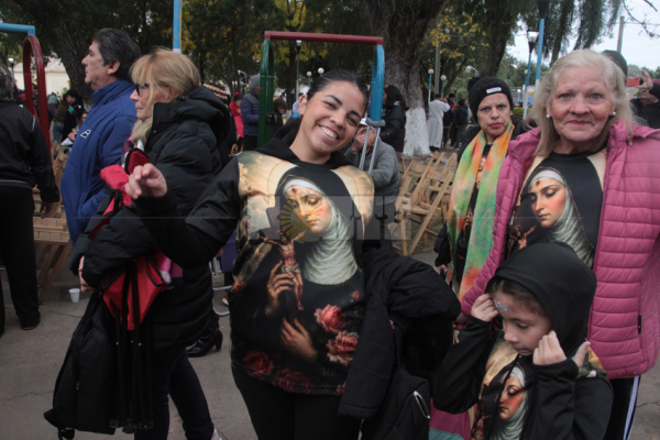 Santa Rita en imágenes: la fe y la esperanza volvieron a colmar las calles de Puerto Tirol