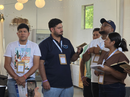 Graduado de la UPLaB participó de Foro Mundial (1)