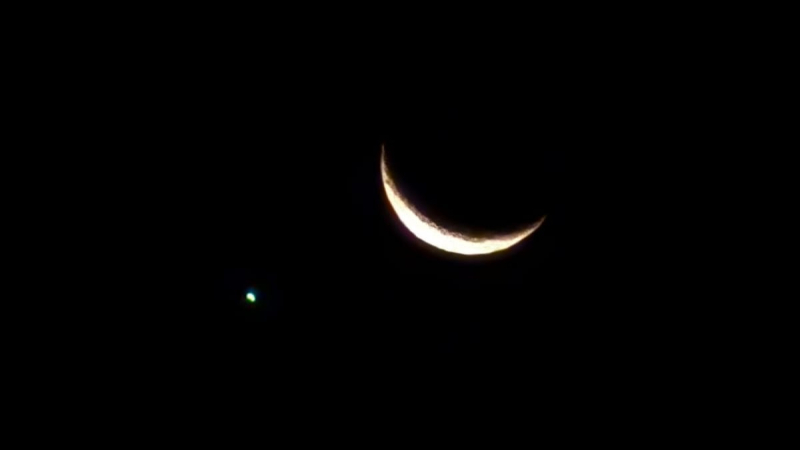 Espectacular anochecer por la conjunción de la Luna y Venus