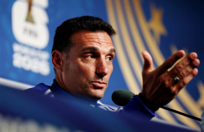 Scaloni calificó a Paredes como fundamental porque da equilibrio al equipo