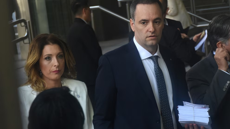 La justicia recibió un informe con inconsistencias en el patrimonio de Adorni