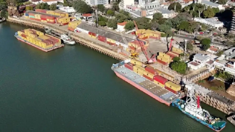 Por un paro portuario hay 140 barcos que permanecen sin operar