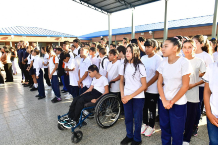 alumnos y docentes