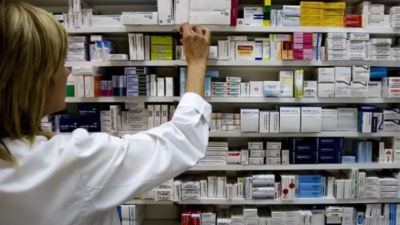 Farmacéuticos cuestionan la desregulación de medicamentos y su impacto en los precios altos