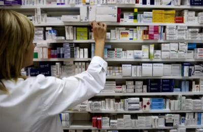 Farmacéuticos cuestionan la desregulación de medicamentos y su impacto en los precios altos