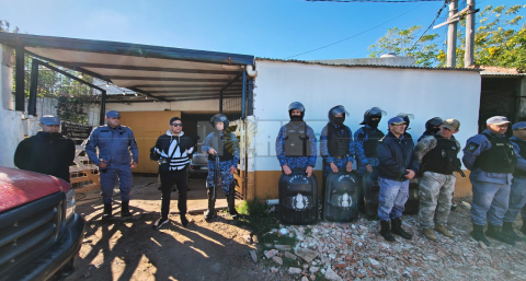 Allanamiento, secuestro de armas y municiones utilizadas por una banda delictiva: tres detenidos