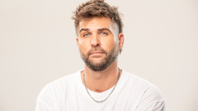 Juampi González vuelve con su nuevo unipersonal, "Oveja Negra"