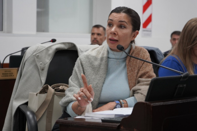 Blanc no se va pero la oposición tiene decidido pasarla a "cuarteles de invierno"