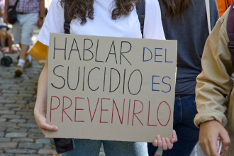 Charla sobre salud mental en la Casa del Estudiante del Interior