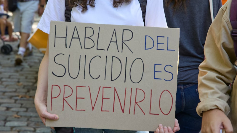 Charla sobre salud mental en la Casa del Estudiante del Interior