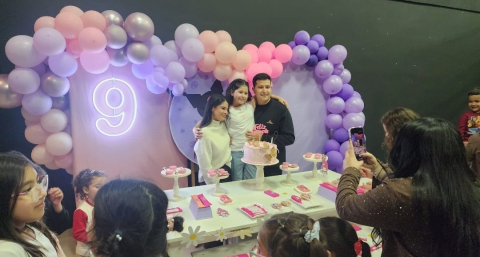 Dos hermanas, un quincho y un pelotero: la propuesta familiar que pone a festejar a Resistencia