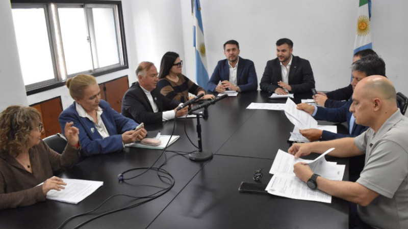 Diputados analizaron el RINI con representantes empresarios e industriales