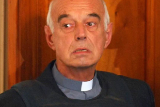 El sacerdote von Wernich pide ser trasladado a Devoto para ver al Papa
