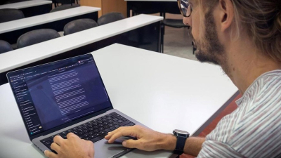 Docentes universitarios advierten sobre la IA: "El riesgo está en el mal uso y el poco control"