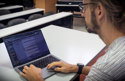 Docentes universitarios advierten sobre la IA: "El riesgo está en el mal uso y el poco control"