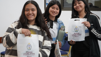 Estudiantes de una escuela de Bermejito dialogaron con la presidente de la Legislatura