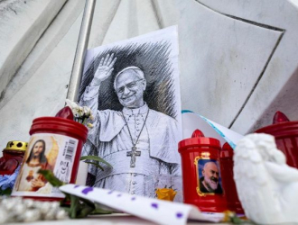 El papa León XIV recibió el alta médica tras cinco días internado