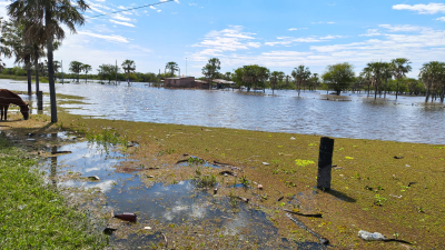 El Paraná y el Paraguay siguen superando los niveles de evacuación en la costa chaqueña