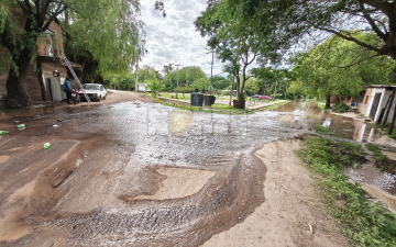 La creciente golpea a los vecinos de Puerto Vilelas