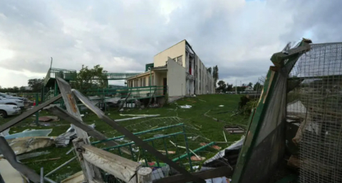 Un tornado con vientos de 218 km/h arrasó un colegio y varias casas en Chile