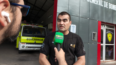 Bomberos asisten a afectados por la crecida y descartan una amenaza de bomba en Resistencia