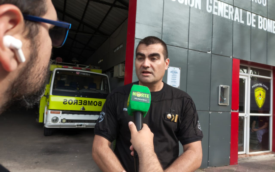 Bomberos asisten a afectados por la crecida y descartan una amenaza de bomba en Resistencia