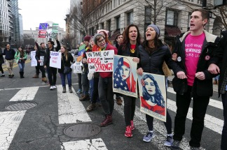 mujeres marchan.jpg
