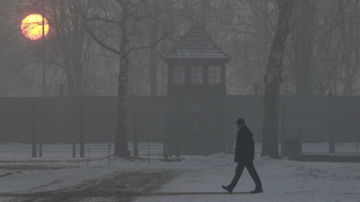 Decenas de supervivientes rinden homenaje a las víctimas de Auschwitz