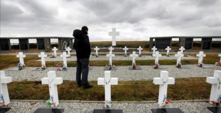 malvinas cementerio.jpeg