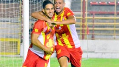 Sarmiento y For Ever: un punto que les sirve a los dos