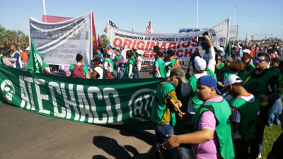 Multitudinario apoyo a la protesta de los trabajadores en el puente Chaco - Corrientes
