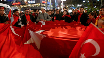 Gana Erdogan en forma apretada, pero la oposición impugnará