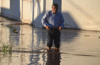 Más de treinta familias evacuadas y barrios anegados por las lluvias 