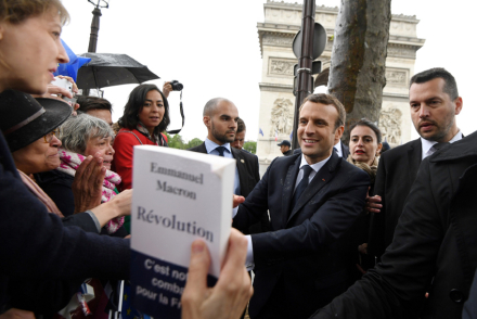 macron03.jpg