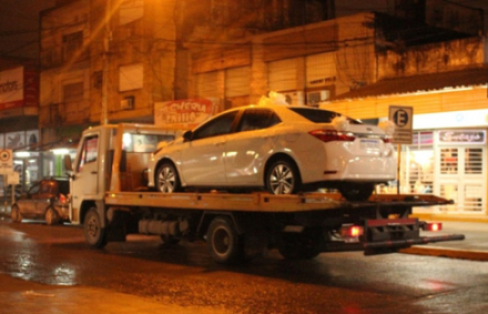 auto recien casados.jpg